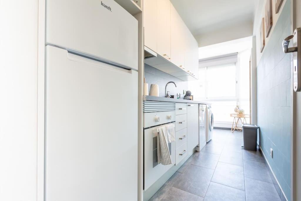 Beachome4U4 / Carcavelos Beach Parede Bagian luar foto